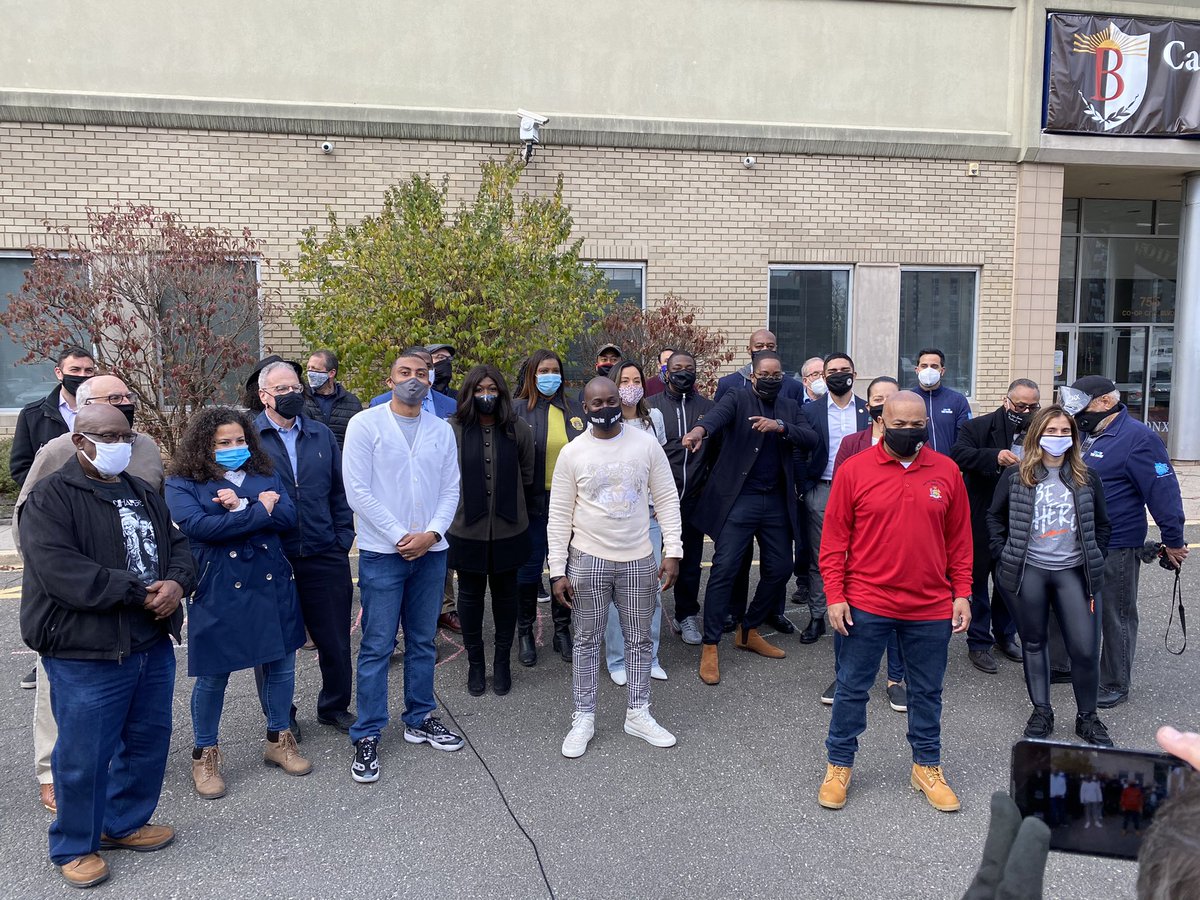 jamaaltbailey's tweet photo. Incredible #RallyforRiley yesterday! Thank you to everyone who came out. There is still work left to be done to ensure that we elect @RileyforTheBX on Dec. 22!
Born and raised in the district, @KevinCRiley has served this community for years, it’s time for him to lead it! https://t.co/NTiLsPm35J