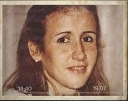 viajefm's tweet photo. ¿Acaso creían que no nos íbamos a subir a la ola del documental sobre el caso del #Carmel? Entre pitutos, chalinas y careos recorrimos con mucho morbo este #truecrime. Dale PLAY y enterate de TODO! https://t.co/7mW76thNv0 https://t.co/n8KkSokD0i