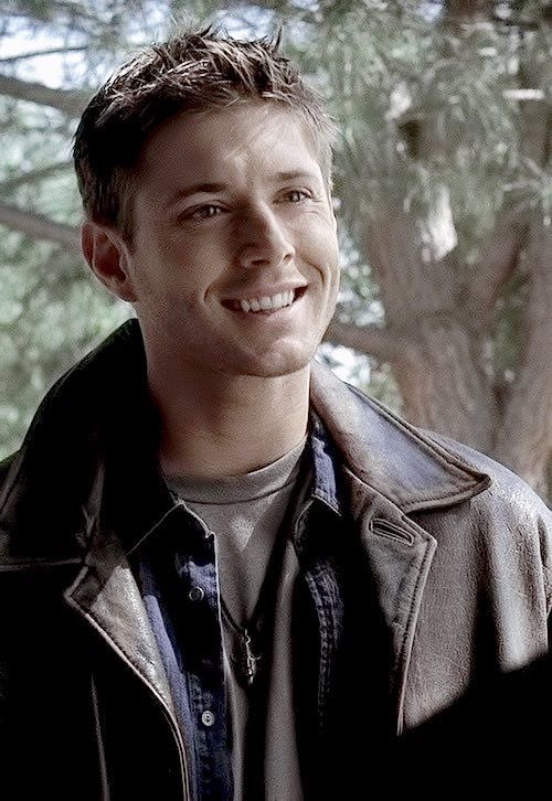 #Supernatural can we just make a petition or something to bring Dean back to life??? That shit is not fair, he deserves to LIVE HAPPILY and be near Sammy, pies and their new dog.