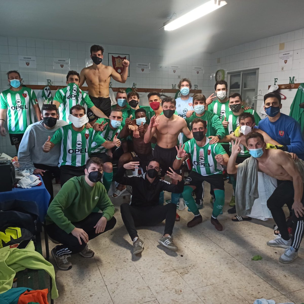 LopezChemi's tweet photo. ¡Cuando quieres, puedes! El resto son excusas. 💪⚽💪 https://t.co/CyikRAj3ST