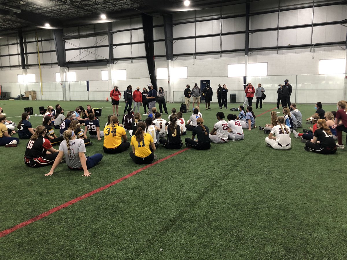 Legendarysftbl's tweet photo. We’d like to SAY A BIG “THANKS” to everyone who participated in our Mid-Atlantic Fall Players Clinic. Thanks to all players, parents, College Coaches and staff! We appreciate you. https://t.co/RwzlK9JHkE
