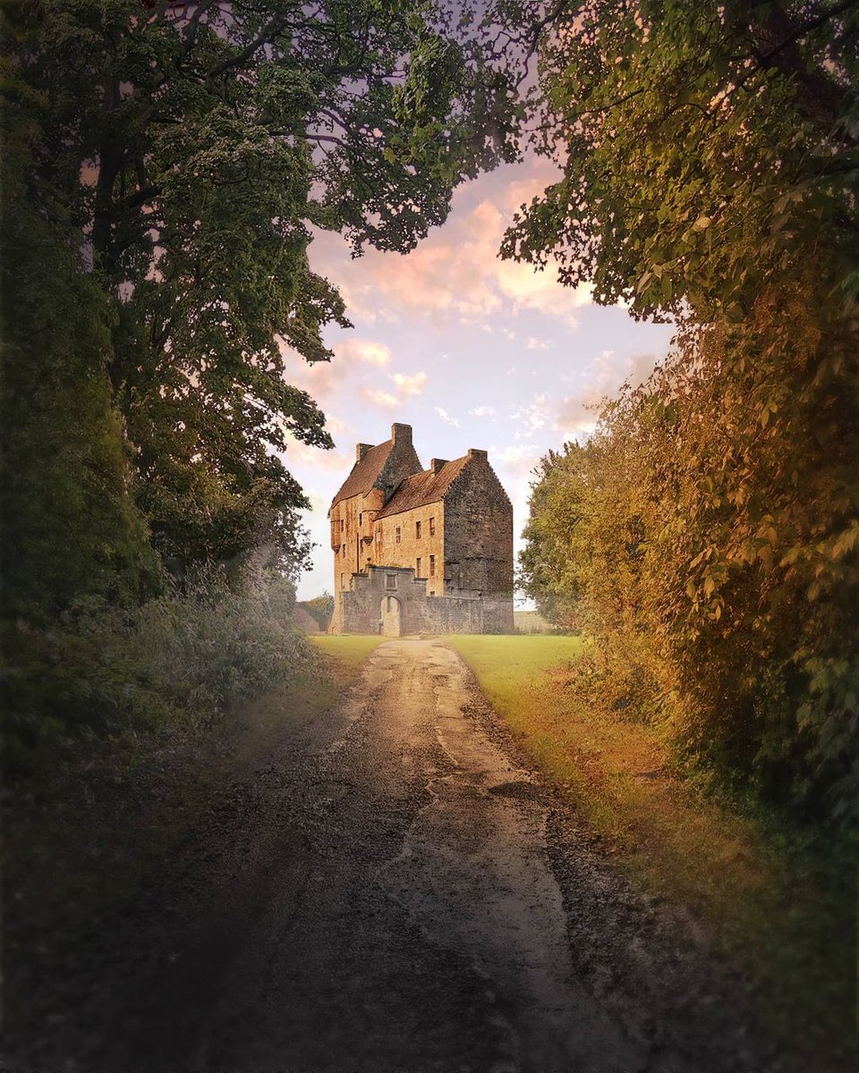VisitScotland's tweet photo. Do YOU have a favourite castle in #Scotland?🏰 We know this one might be top of the list for many #Outlander fans 🎥 📍 Midhope Castle, West Lothian 📷 IG/stuartmckay81 https://t.co/9GdT2L7LXh