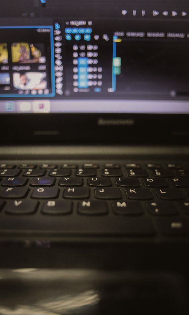 ExploreWithRoy's tweet photo. Video edit nights...

#mondaythoughts #Monday #delhi #worknights https://t.co/0PFGJkDQtW
