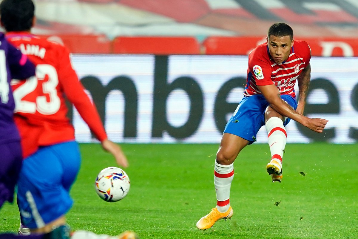 Darwin Machís jugó todo el partido y Yangel Herrera entró al minuto 55 con Granada que perdió 1-3 vs Valladolid en la Primera División de España. https://t.co/i1fsttD0ku
