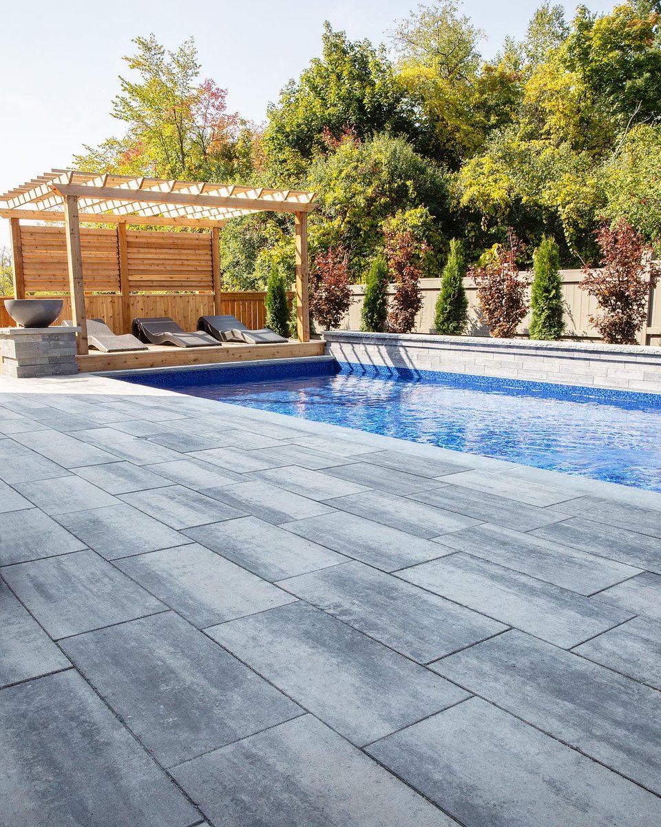 ericapignatelli's tweet photo. @BestWayStone #Avari slabs & a #Soho water feature installed in our #Carrara colour blend at this #poolside retreat by @whitchurchcontractinginc ππΌπ #DesignLoc #ChromaTec https://t.co/TwN62BXzeB