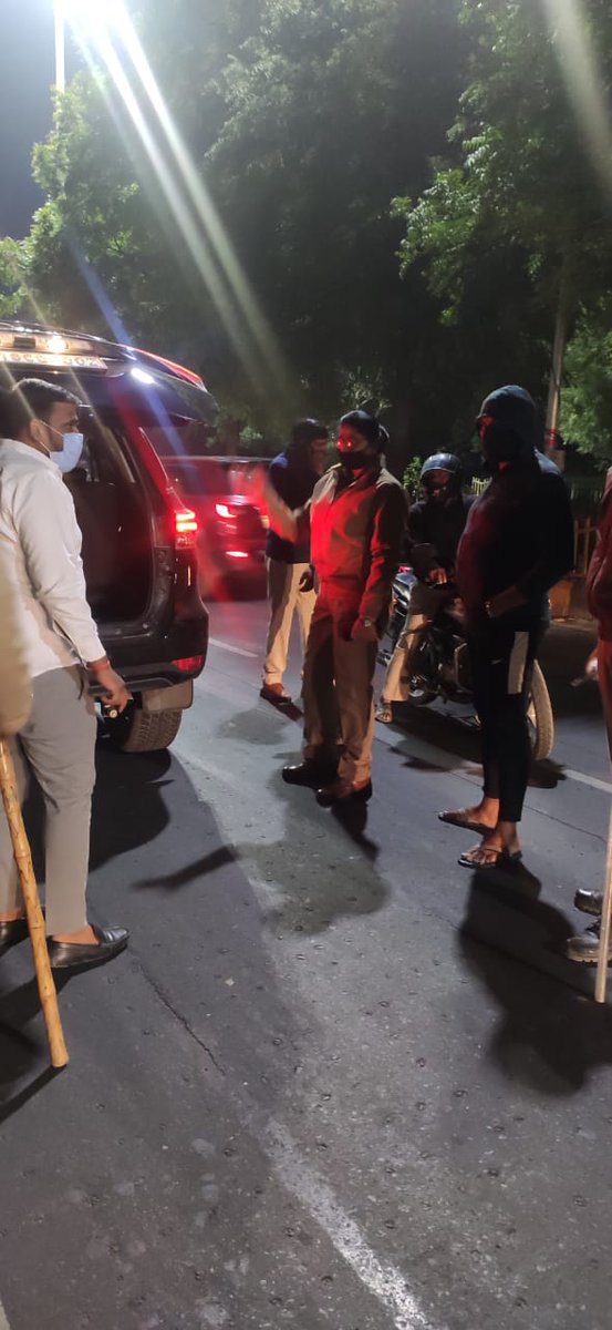 noidapolice's tweet photo. सुरक्षा-व्यवस्था के दृष्टिगत गश्त व चेकिंग | 
@Uppolice https://t.co/P42dXUac5d