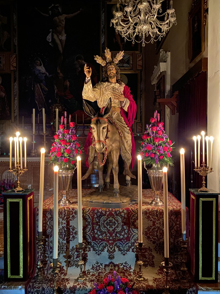 Rey de Reyes y Señor de Señores.                                                 Dulce Jesús amado, Señor de nuestras vidas, se Tú nuestro amparo y guía.           
¡Feliz día de Cristo Rey!