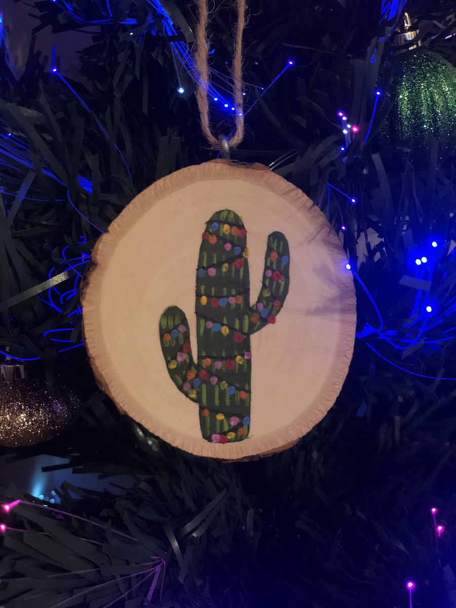 BKreatives's tweet photo. Hand painted ornament anyone? https://t.co/leC6hxG1YT