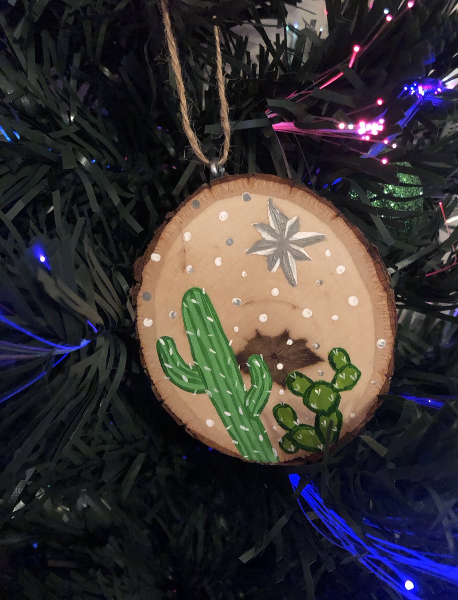 BKreatives's tweet photo. Hand painted ornament anyone? https://t.co/leC6hxG1YT