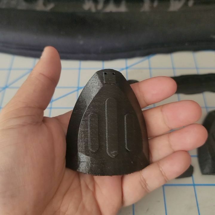 BenedictChoy's tweet photo. Newest iteration of TPU handplates. I went back to the file and added a curve to the plate. Should conform to my hand better and stay glued down.
#cosplay #halocosplay #halo #wip #cosplaywip #cosprogress #3dprinting #3dprint #tpu #flexiblefilament #ninj… https://t.co/9EvskFOA2m https://t.co/g697GKgufe
