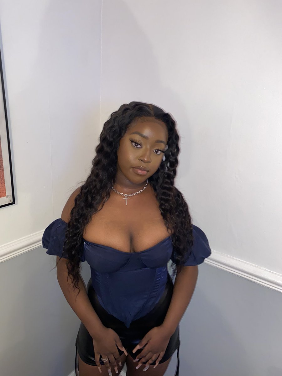 anishakayyy's tweet photo. happy birthday to me 🔞 https://t.co/vzDa2i50cS
