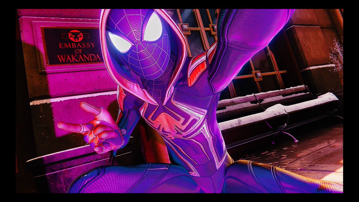 DennisLA1219's tweet photo. "The struggles along the way are only meant to shape you for your purpose"- Chadwick Boseman 

Amazing tributes to Mr. Boseman in several places in #MilesMorales. So much love in this game @insomniacgames #WakandaForever  #BeGreater #BeYourself https://t.co/8Pk3Xx1JSX