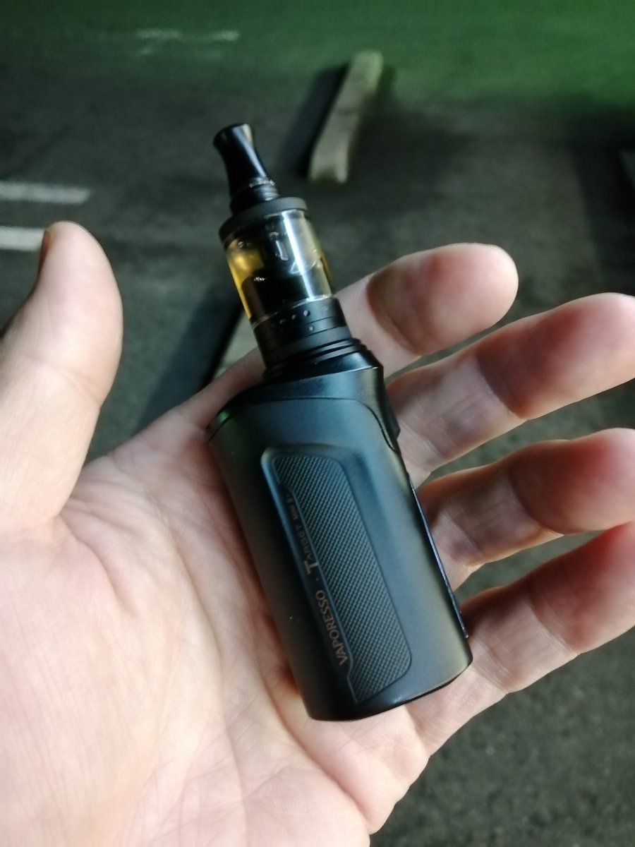 northernstone_'s tweet photo. コンビニ🏪行ってきた🙋🏻‍♂️
#VAPORESSO #TargetMini2 https://t.co/BBy9GoUzh1