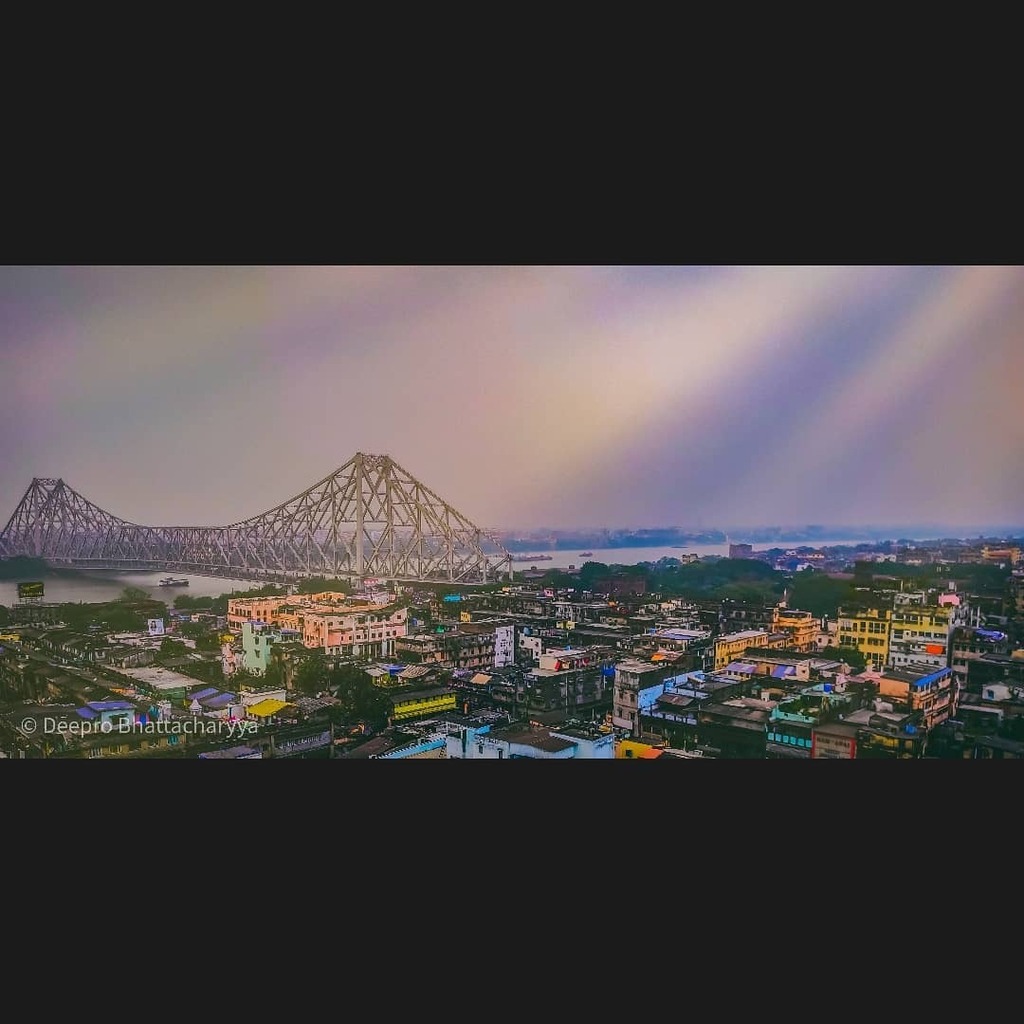 DeeproB's tweet photo. #amarkolkata #kolkata_calcutta_city #kolkatastreets #sokolkata #streetphotographykolkata #streetphotography #streetphoto_bw #streetphotographer #ig_Calcutta #AmarKolkata #streetphotographykolkata #snapographers  #lanesofindia #_hoi #_woi #calcalling #wea… https://t.co/m4WhGh6wEO https://t.co/L2UVBIP1uf