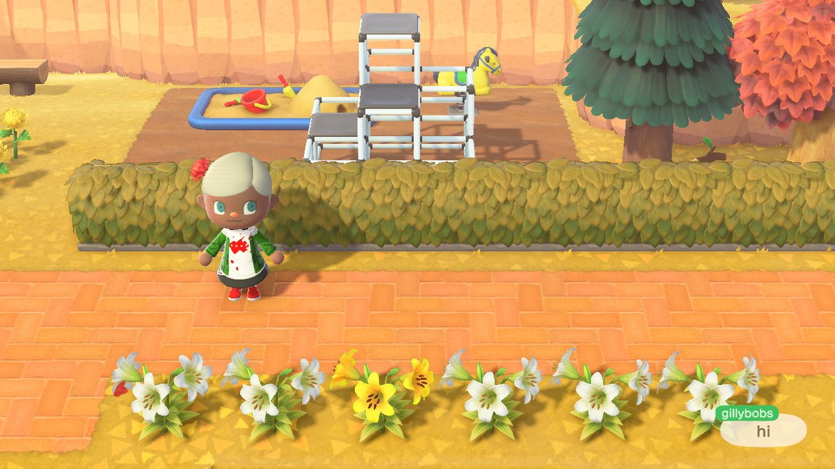 KuuChoco's tweet image. [ Day 3 ] 

Our elfy has visited her friends and is jealous of their awesome islands!