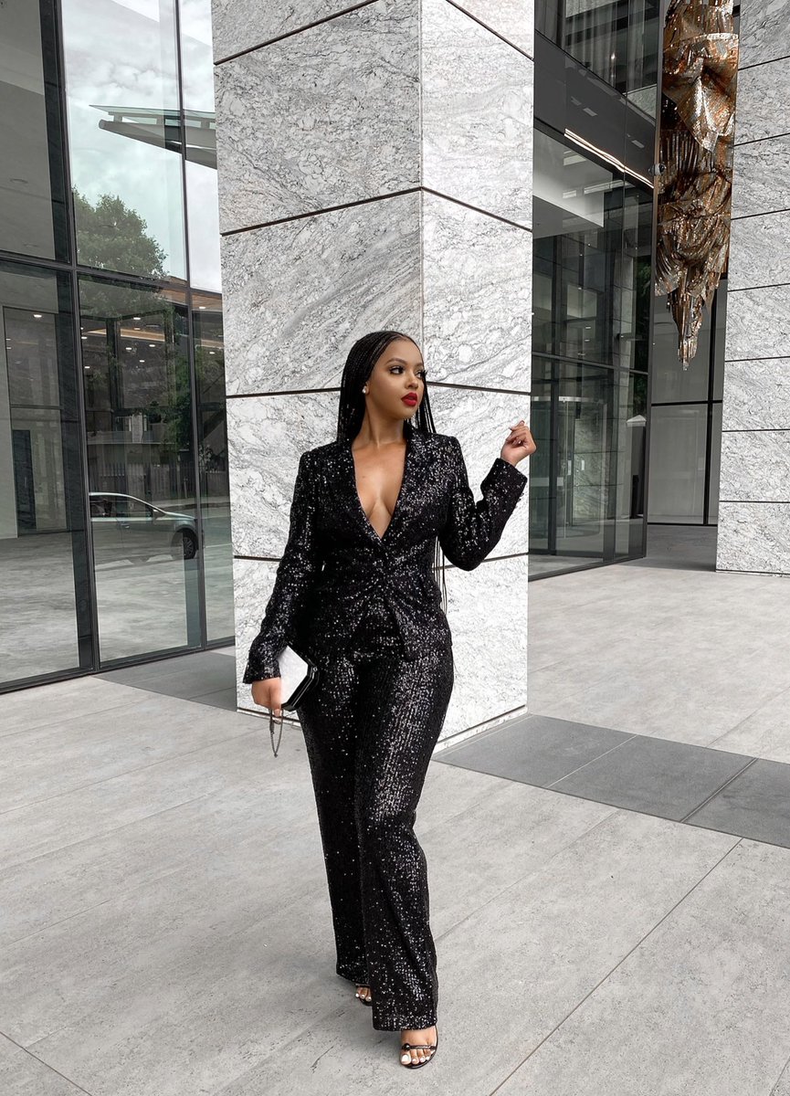 mihlalii_n's tweet photo. One thing about me 🖤 https://t.co/oH6C64szWt