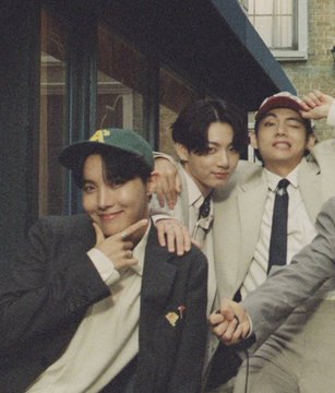 ggukthluv's tweet photo. 🌟   ..𝒘𝒆 𝒘𝒆𝒓𝒆 𝒐𝒏𝒍𝒚 𝒔𝒆𝒗𝒆𝒏..   🌟 https://t.co/w8cHFiStUS
