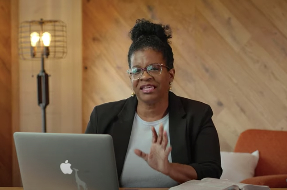 imagodeipdx's tweet photo. This mess of a world is not our home, and because we have a King who keeps His promises, we can live, rejoice and act knowing His Kingdom is breaking through. Pastor Michelle Jones concludes our Kingdom Citizens series in this Sunday’s service. https://t.co/A0qAfF5CeA https://t.co/TUWucLIhQt