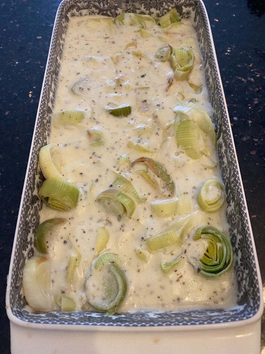 ZakoPenny's tweet photo. My ‘leeks in a champagne &amp; thyme sauce’ bring together a fabulous English sparkling wine and Welsh grown leeks in a rich creamy sauce; perfect to accompany a roast dinner ⁦@AGA_Official⁩ ⁦@blasytir⁩ ⁦@AGANorthWales⁩ #agaentertaining #welshproduce #englishwines https://t.co/430c01XcVD