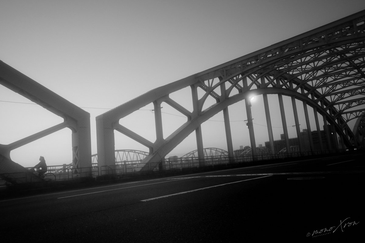 monoXron's tweet photo. 薄暮れのモノクローム
#fujifilm_xseries https://t.co/qi6T4gM6ll