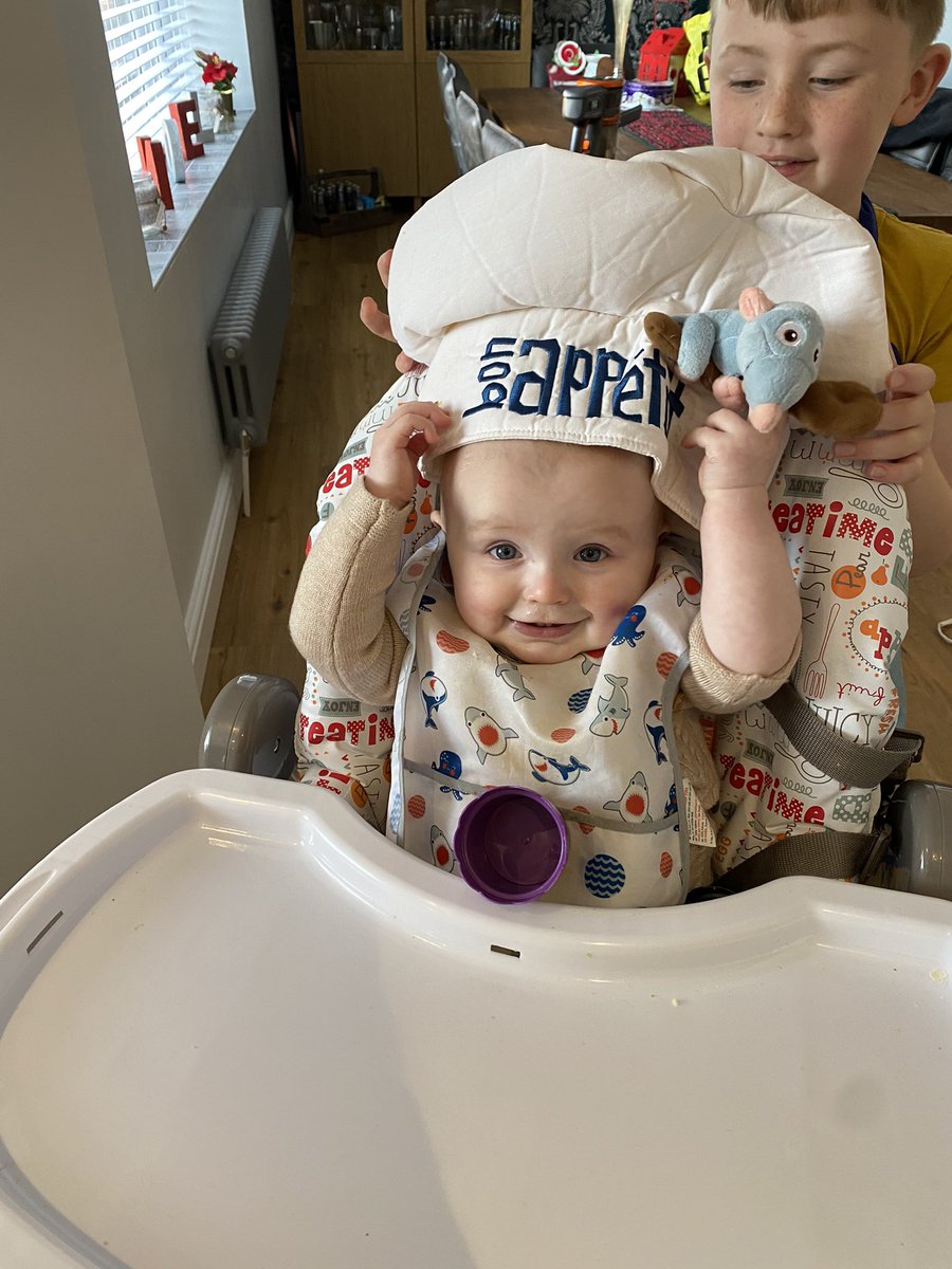 fayebailey88's tweet photo. Today we made out Christmas cake @MissRustonMPS Freddie is very excited to show you 🎄@MarshlandsGoole https://t.co/0Wf4TORI0b