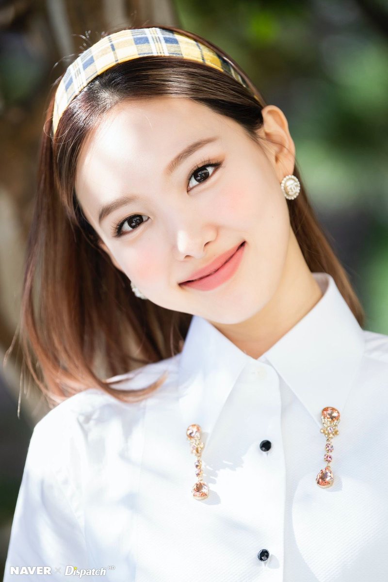 weakfortwice's tweet photo. Nayeon
______
Full name: Im Na Yeon
Nationality: Korean
Position: Lead Vocalist, Lead Dancer, Center
Face description: Unique face. She have buck teeth, round face, very prominent cheeks when she smiles.
Personality: Oldest and have a big social circle. Friendly and smiles often. https://t.co/37uzoGO4JY