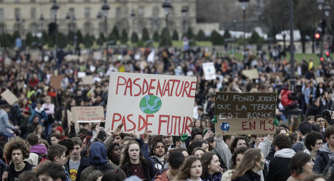 correio_dopovo_'s tweet photo. Governo francês criará 'crime de ecocídio' para punir os danos ao meio ambiente
https://t.co/FGrVajBLWw https://t.co/gnE80acjC8