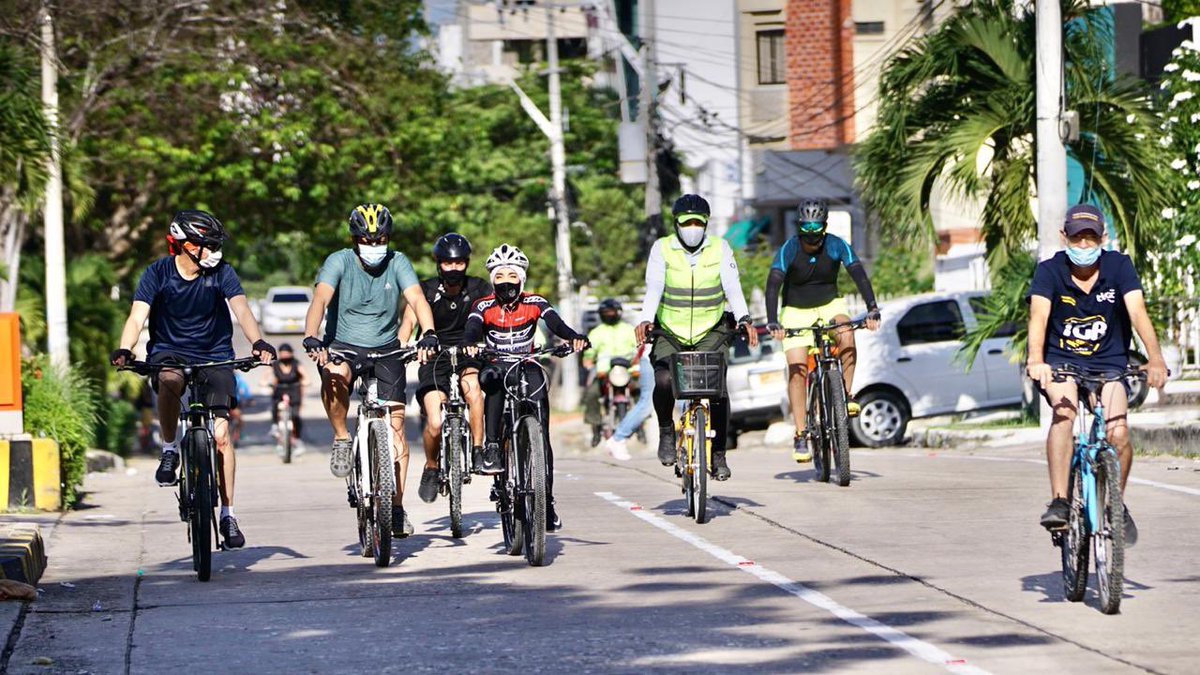 SiembraMas_'s tweet photo. 🌳¿#SabíasQué? 😯La mayoría de acciones que afectan la calidad de aire de nuestra ciudad están vinculadas a nuestros hábitos.  

🚴Utilizando más bicicleta, podemos mejorar los pulmones de nuestra ciudad.

📸@TransitoBaq https://t.co/CbMZWEm3p9