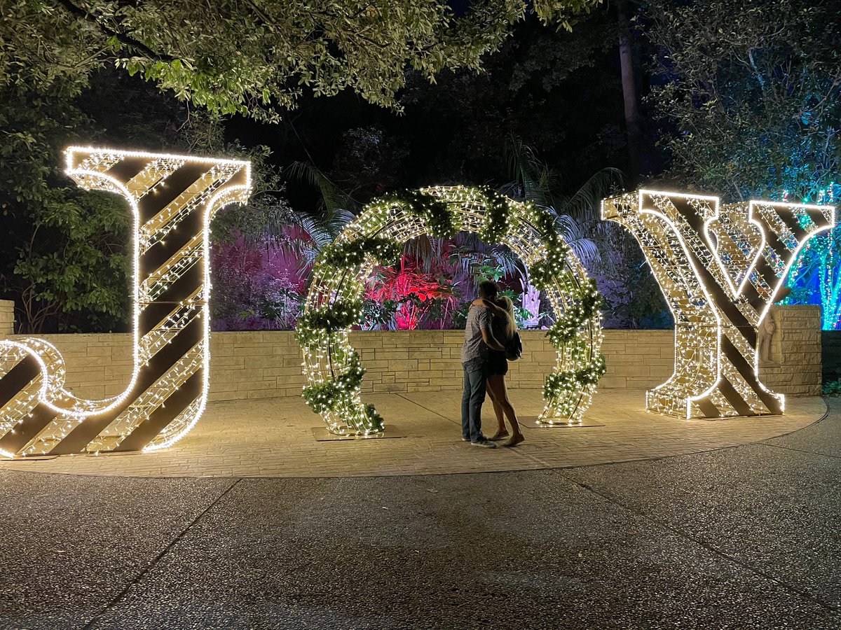 _thehyan's tweet photo. #TeamPretty is now #TeamEngaged ๐๐ what is life?! Iโm marrying the love of my life ๐ฅฐ๐ https://t.co/9UMv9AyUQ3