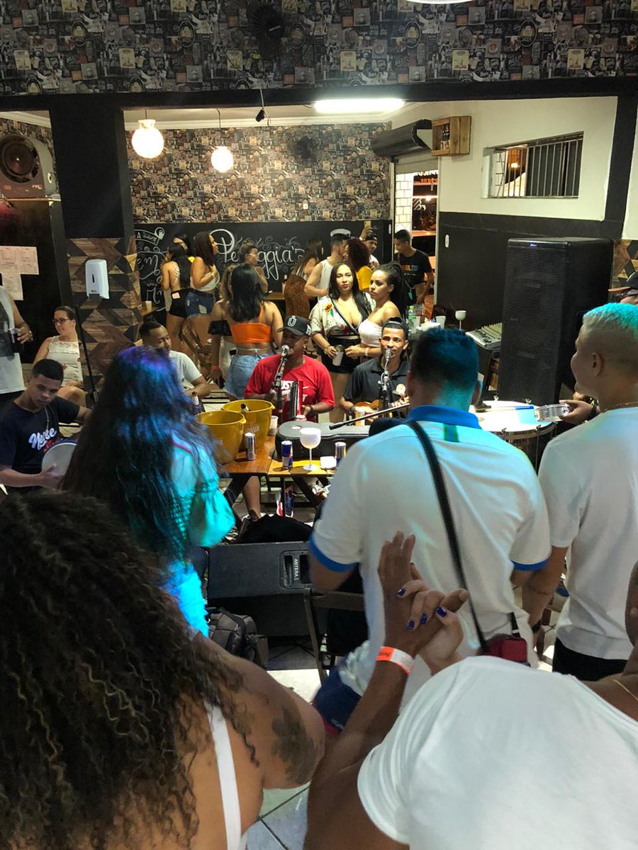 peruggias's tweet photo. Que samba!
Obrigado NesseClima, obrigado Grupo Frenessy!! https://t.co/LuvlBVoru9
