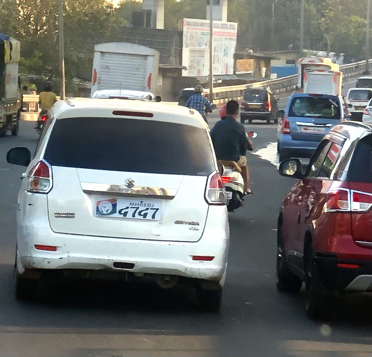 vikramdandekar's tweet photo. @MumbaiPolice Please E Challan MH02DJ4747 for Illegal Number plate and also for Tinted Glasses. Western Express Highway, Southbound Just Approaching Andheri Flyover. 22Nov 17:00 Hrs @RoadsOfMumbai @MumbaiRTO https://t.co/XIxWqprrux