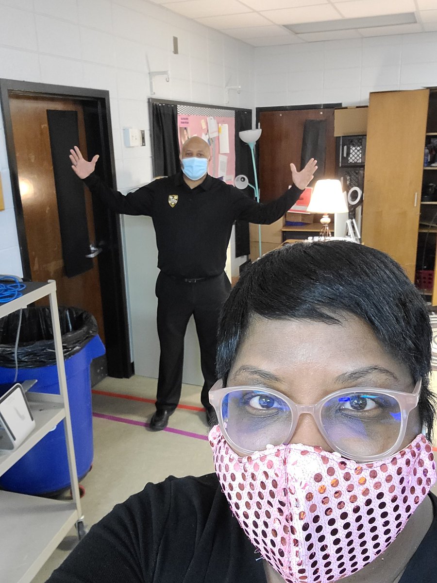 ChiffonWhite's tweet photo. There are good and great people in this world, but only a few that are extraordinary. @JarvisAdamsEdu is extraordinary! We have a true gem @CampCreekMiddle.  Your superb vision, guidance, and platform continue to propel us toward stratospheric greatness!
#bestmiddleschooloption https://t.co/KlXYltgb6W
