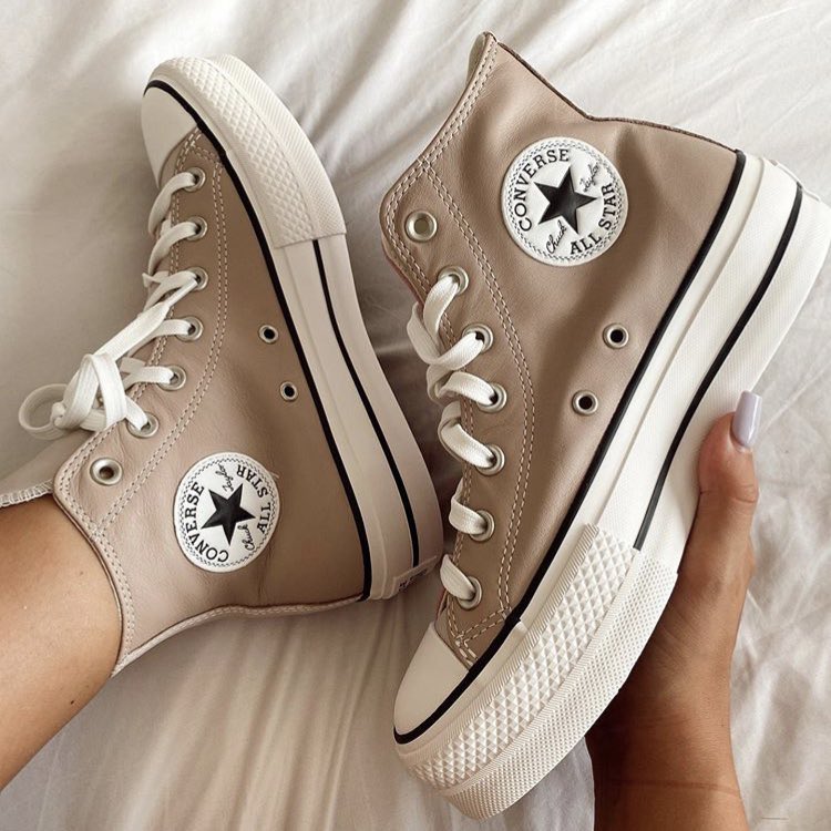 SelectOutfit's tweet photo. Converse https://t.co/CO8JToUFSD