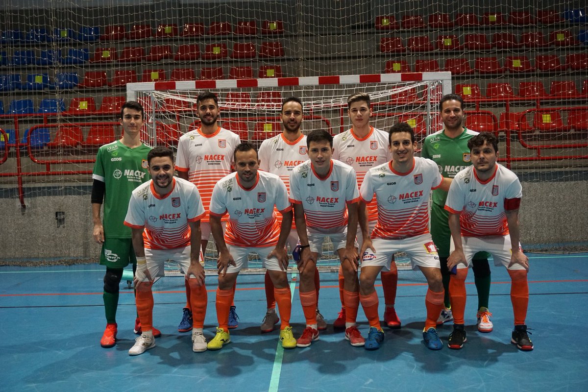 BocaFsPriego's tweet photo. *GALERÍA FOTOGRÁFICA*
3er partido en casa ante @alcala_fs  con resultado de 2-9 para el equipo visitante.

Partido complicado contra el líder, equipo invicto hasta la fecha.

Hay que aprender de los errores y trabajar duro para las siguientes jornadas 💙💪����

📸 @NoemiSerrano09 https://t.co/1fVhwyLXDB