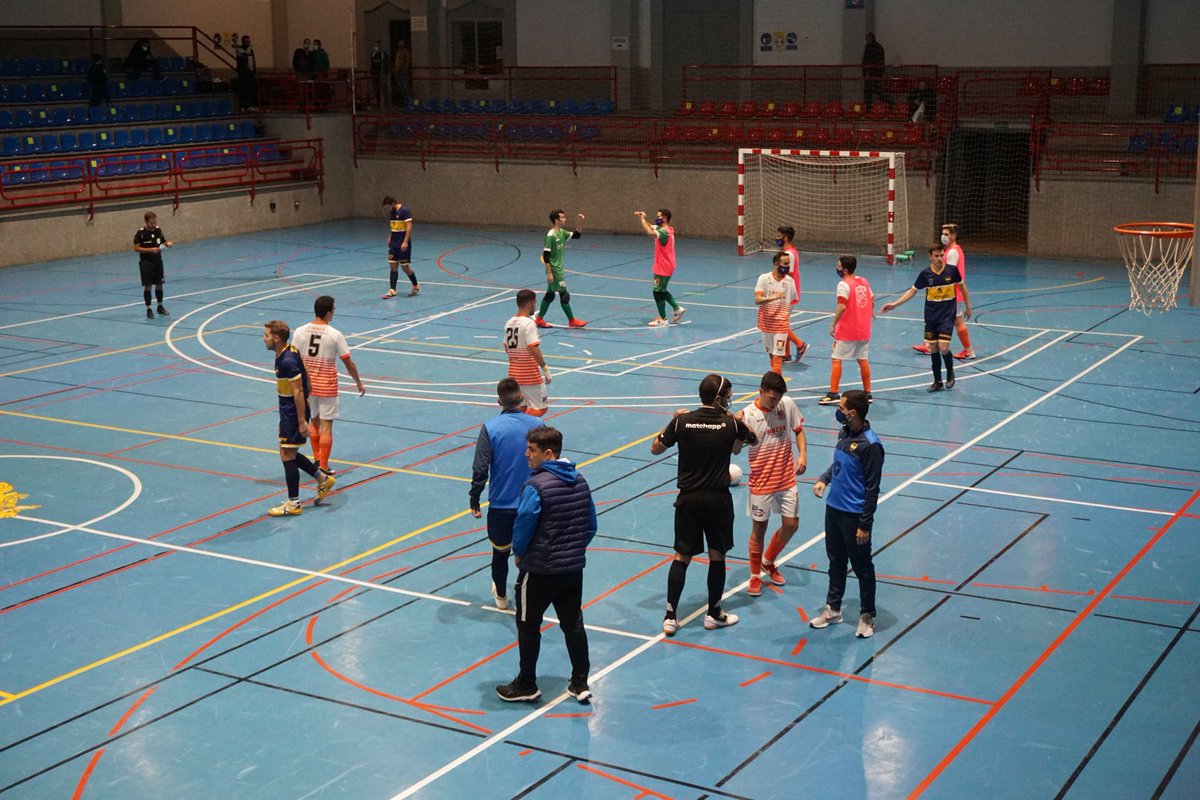 BocaFsPriego's tweet photo. *GALERÍA FOTOGRÁFICA*
3er partido en casa ante @alcala_fs  con resultado de 2-9 para el equipo visitante.

Partido complicado contra el líder, equipo invicto hasta la fecha.

Hay que aprender de los errores y trabajar duro para las siguientes jornadas 💙💪����

📸 @NoemiSerrano09 https://t.co/1fVhwyLXDB