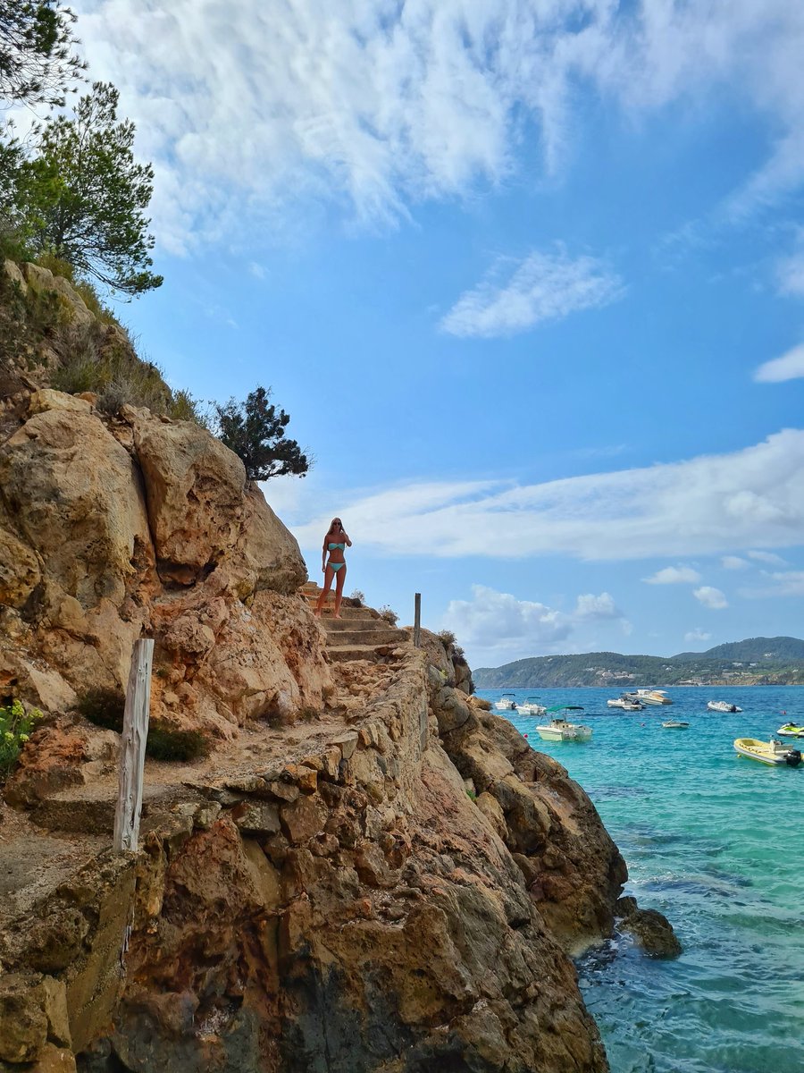 KatieeSF's tweet photo. Beach days feel like a lifetime ago 😪🏖⛱🌊☀️ #calastvicente #ibiza #beach #summer #ibiza2020 https://t.co/buXL20Du9T