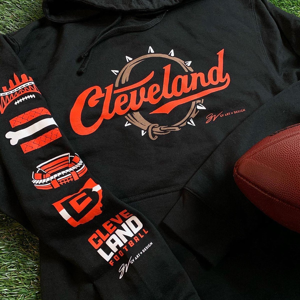 GVartwork's tweet photo. Game Day Giveaway time! 

All stores are open 11-3 today. 

RT, follow us and guess the exact score of today’s game to win a $30 GV Gift card to grab some of our amazing new drops and restocks!! 

Let’s go! https://t.co/xu7Qd3qGgc