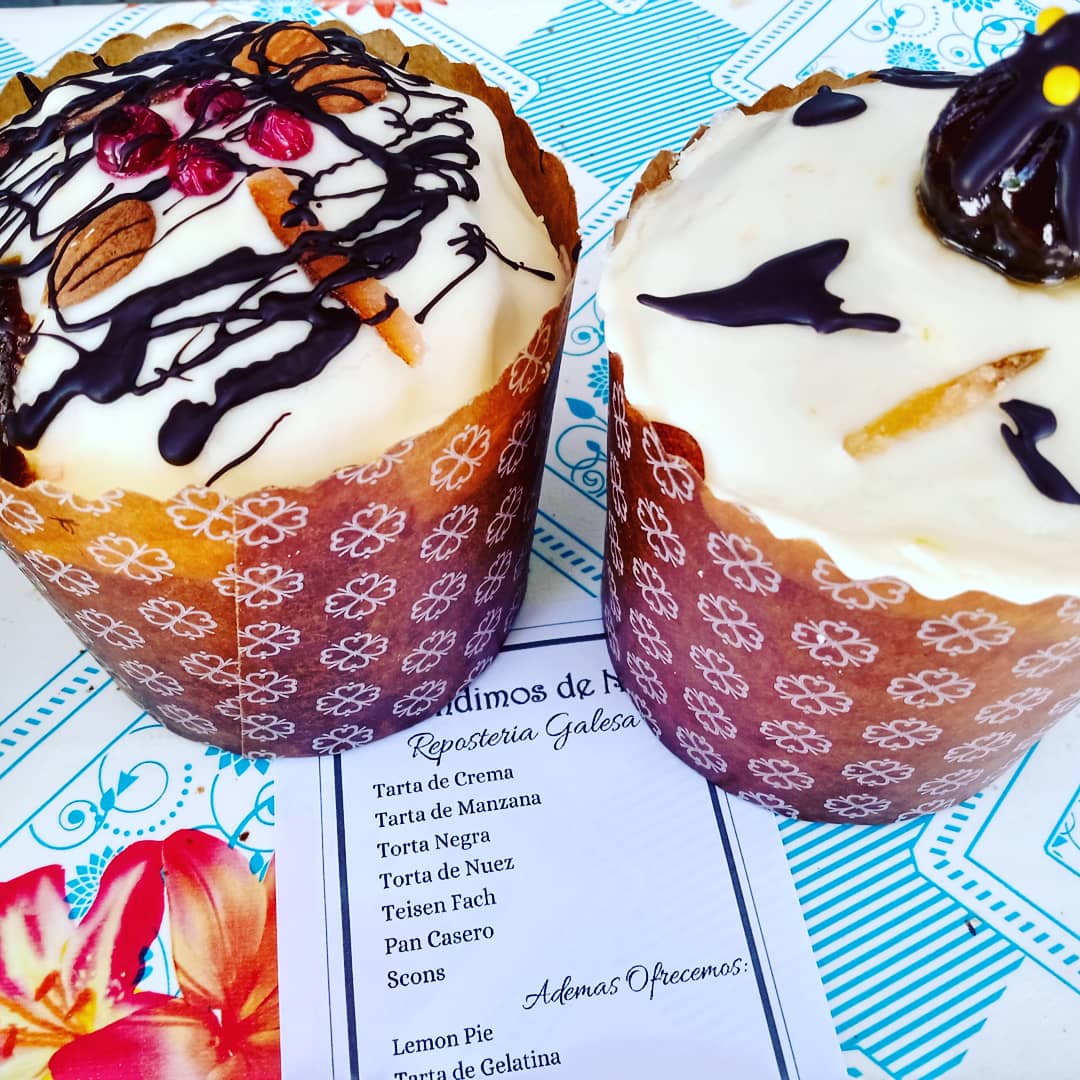 Aprendimosdnain's tweet photo. #Dolavon #PaseodeArtesanosyProductores #ReposteriaGalesa #PanDulce #BudinNavideño Veni  a #Disfrutar un dia hermosoTrae #Barbijo #Reposeras 
@GabiDufour @nestorquiquega1 @MirtaMirtaPrado @PedroeSanchez @GabrielBrunt @LuluMoore182 @barciaml @InfoturChubut @diegotw68 @MaruOrtizTw https://t.co/7ecZEyUlSZ