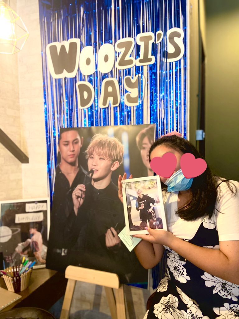 vwc1001t's tweet photo. เป็นคาเฟ่ที่น่ารักมากๆเลยทั้ง2ที่ ขอบคุณผู้จัดนะคะ   #MyUniverseisYou_WOOZI #1122_SMILEYWOOZIDAY https://t.co/7D7oCwmZqc