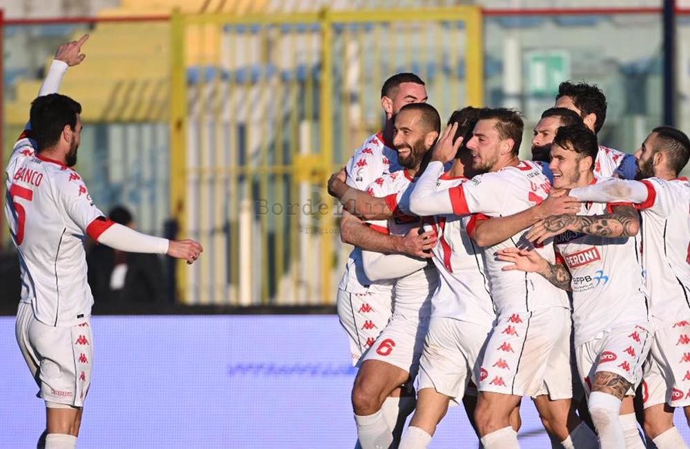 #Calcio, Casertana-#Bari (0-2): blitz esterno firmato da Antenucci e Montalto
https://t.co/05a6DTMjm8
#SerieC https://t.co/bfP91C7ii7