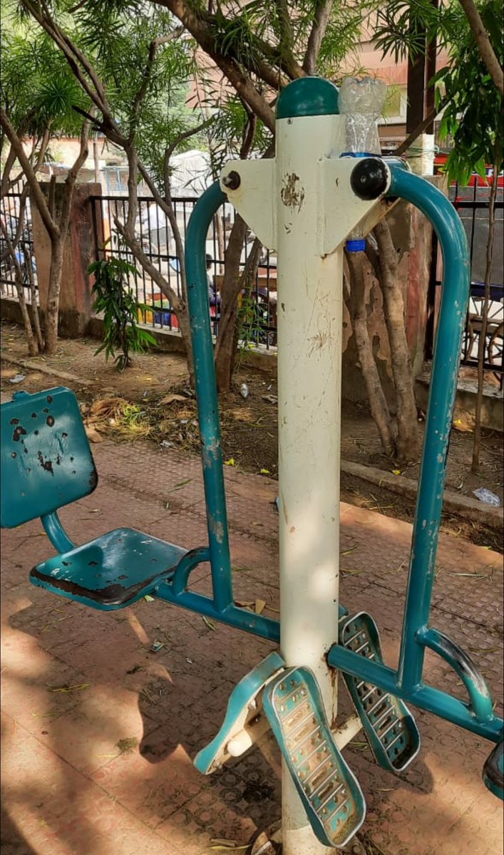 ipskabra's tweet photo. सरकार से मिली सुविधा के बीच,
फंसाई हुई भारतीय मानसिकता...

प्रशासन ने आपकी सेहत के लिए #OpenGym बनाया. सुविधा का उपभोग करना और सहेजना आपकी ज़िम्मेदारी थी.
क्या नागरिक के रूप में आपने अपना कर्तव्य निभाया?
अगर नहीं? तो आप कैसे #SmartCity जैसी परियोजनाओं के हकदार हैं? https://t.co/n2vgHwUSPa