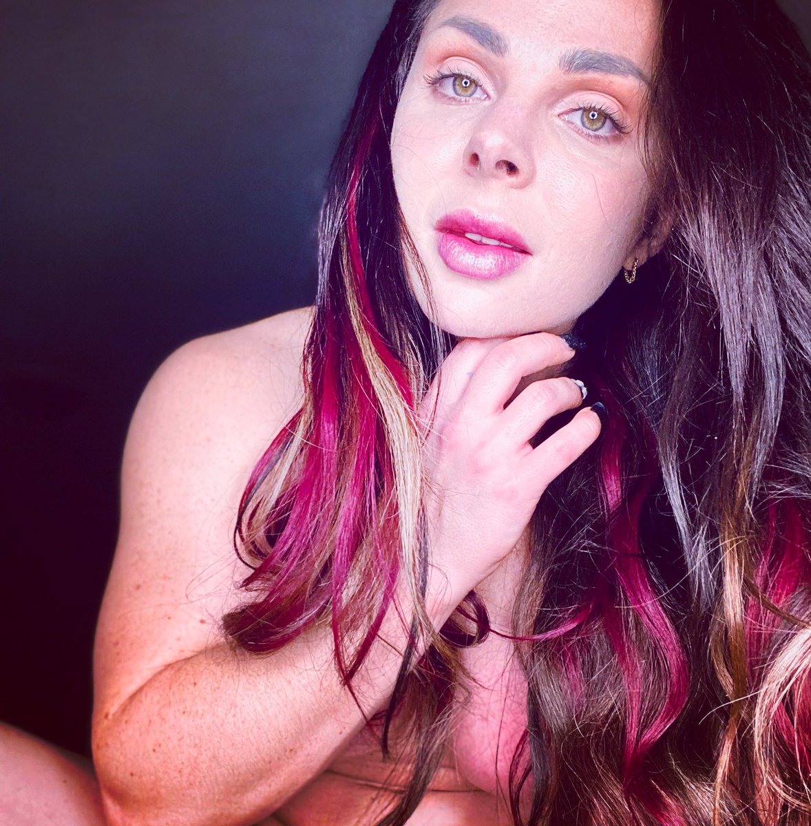 goddess__mandy's tweet photo. Let your freak flag fly 😈 #FSLOT https://t.co/0B3TSGW34C
