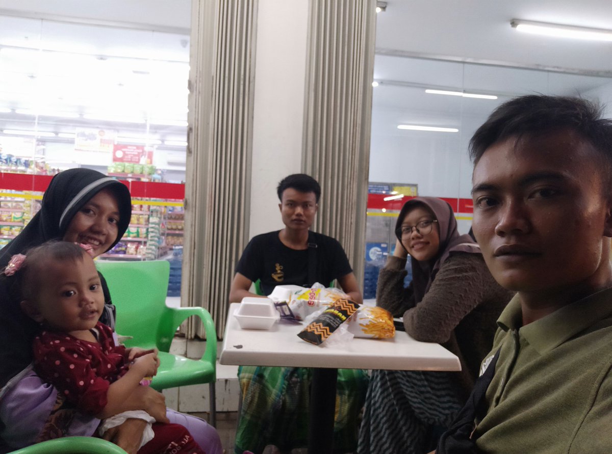 _fancipss's tweet photo. #melati #mawar #afanemde #emdefamily #comstar #sapeksakti #jember #supergalaxy #piknik #jetlong https://t.co/2TgZEKeHMc