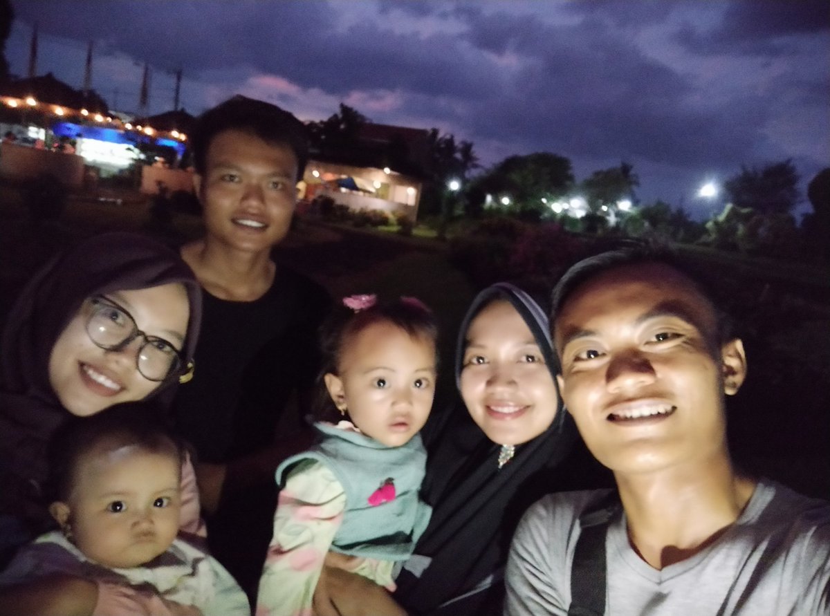 _fancipss's tweet photo. #melati #mawar #afanemde #emdefamily #comstar #sapeksakti #jember #supergalaxy #piknik #jetlong https://t.co/2TgZEKeHMc