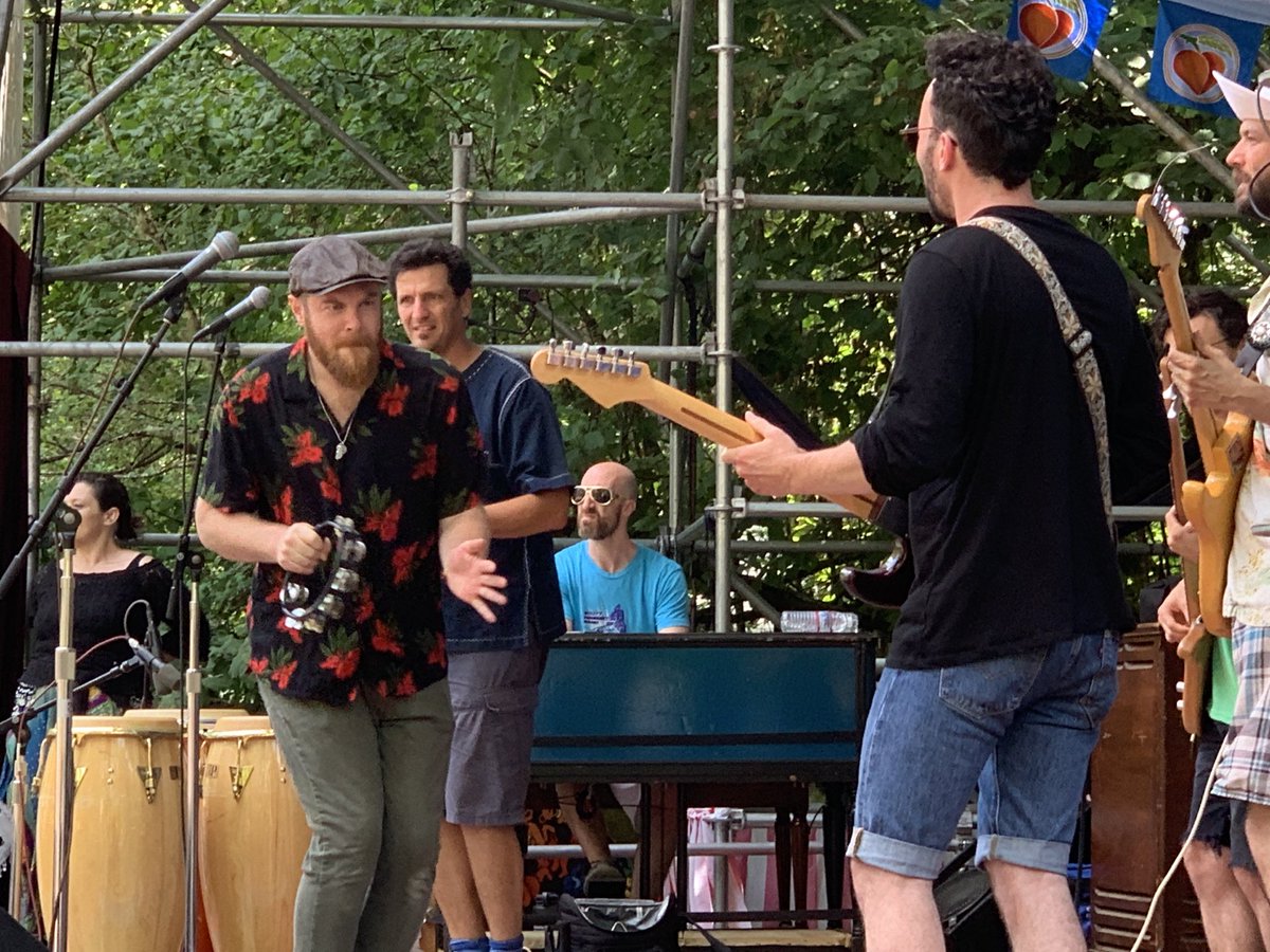 pdxgene's tweet photo. Oh look, my phone randomly threw me this photo of @Swattykins & @jansingber tearing up the @oregoncfair Main Stage — here’s hoping live music and the Fair come back soon, and better than ever... #peace #love #funk #yeahbud https://t.co/GhJMXkhpcQ