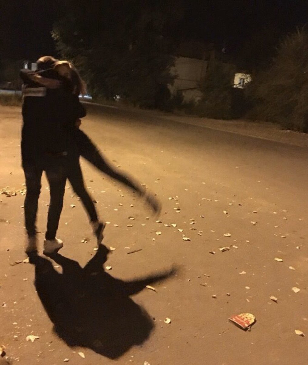 اللي بيتصالحوا بسرعه وابسط كلمة ترضيهم دول مش هُبل ولا بهايم، دول اطيب وأنضف ناس ممكن تقابلهم ف حياتك..