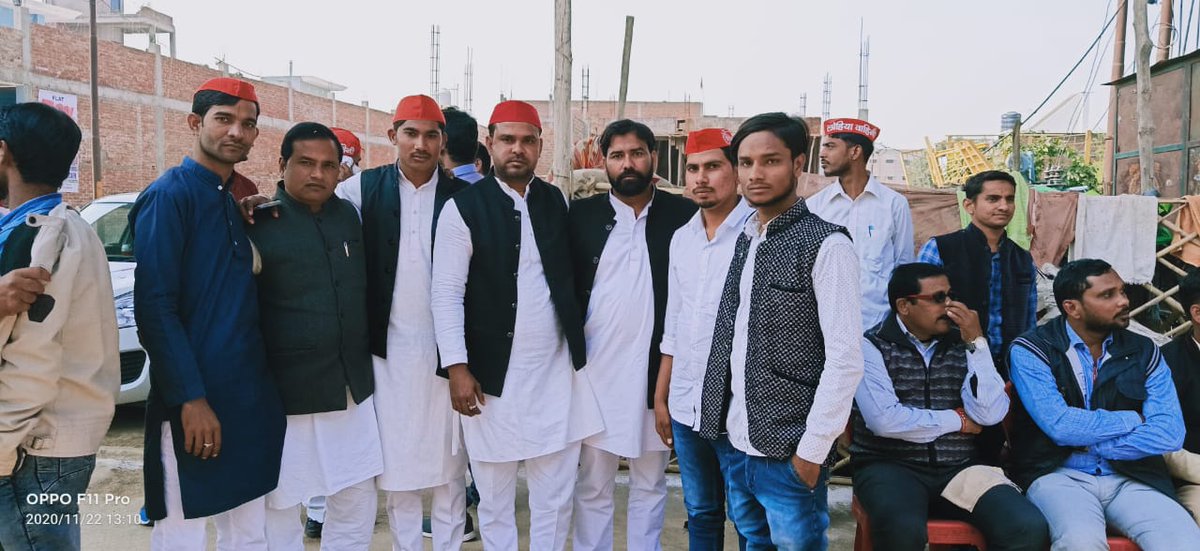 RizwanSamajwadi's tweet photo. सभी समाजवादियों के पितामह #शेरेहिंद #धरतीपुत्र जैसे नामों से देश और दुनिया में जाने जाने वाले आद. #नेताजी मुलायम सिंह यादव जी का जन्मदिन आज पार्टी कार्यालय फतेहपुर में बड़े ही हर्षोल्लास से मनाया गया!! #LongLiveNetaJi @yadavakhilesh @NareshUttamSP @SamajwadiManzar @Fatehpur_SP https://t.co/rNkwm1sTqx