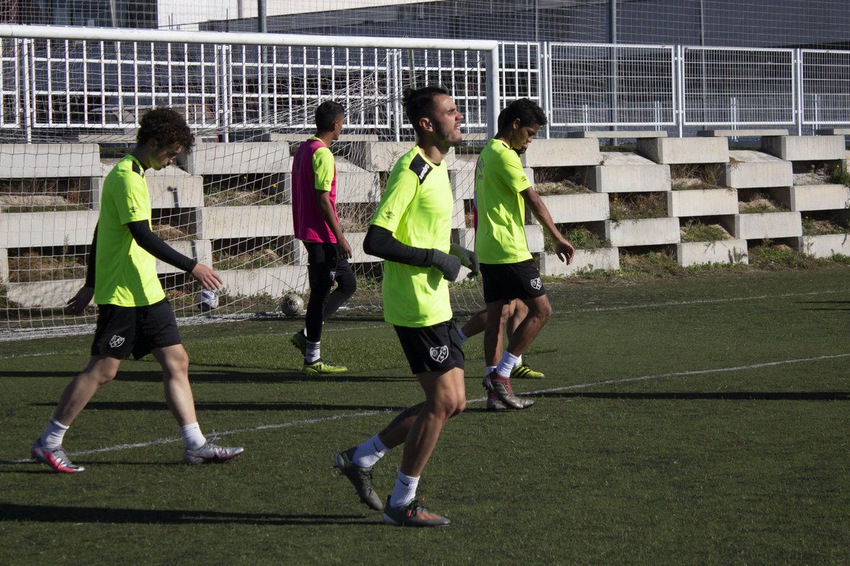¡Enhorabuena a los chicos del #RayoVallecano C por haber ganado su primer partido de su reciente historia!

<a href="/UnionRayo/">Unión Rayo</a> <a href="/elconfidencial/">El Confidencial</a>
