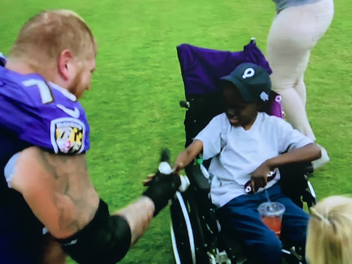 TJSmithSocial's tweet image. Allergies definitely acting up watching this #MoGaba story. “Mom, I can’t do this anymore.” ~14 y/o Mo Gaba. God bless his mother and all who brought us his story. Truly inspiring. #BigMoShow @JeremyConn1057 and Scott G, thank you!