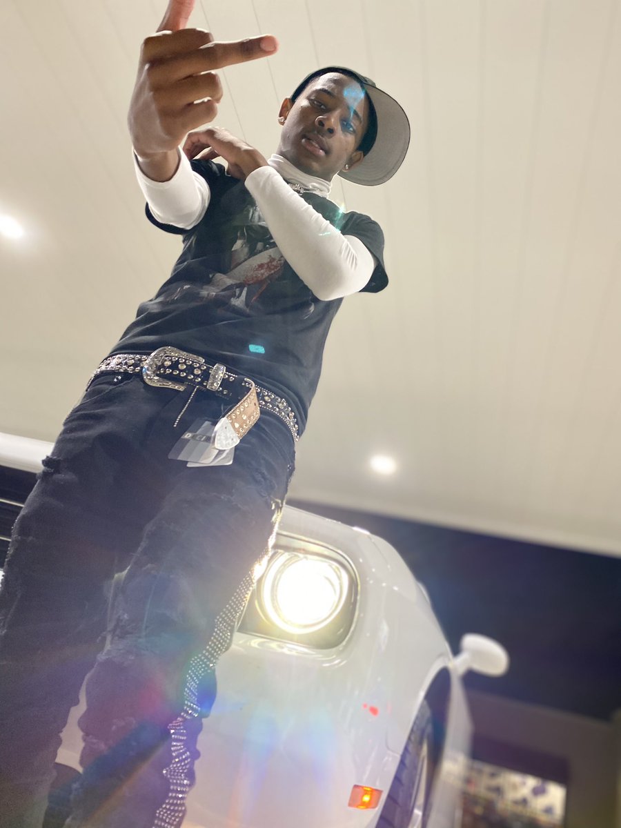 EightbabyTay's tweet photo. I’m From East 84 Ima Hot Boy But I’m ICed Up🧟‍♂️❄️                                             #FreeMyPeople⛓🗣 https://t.co/eBZdLom9CV